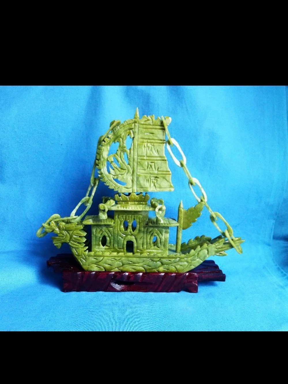 Hand-Carved Jade Green Dragon Boat Sculpture - Decorative Home Art